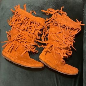 Minnetonka fringe boots